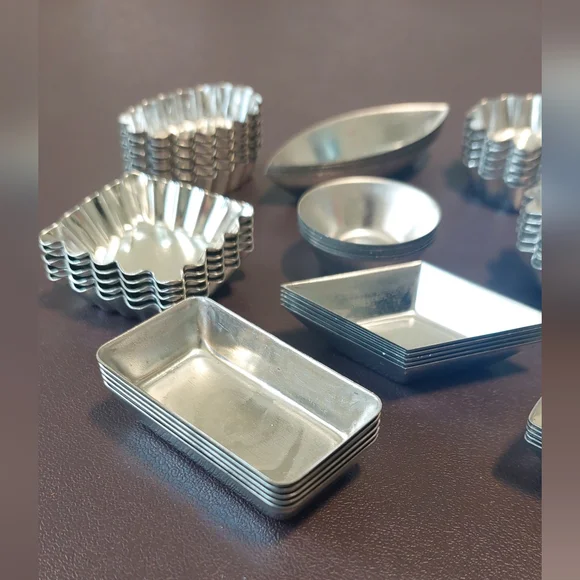 Vintage Set Of 57 Metal Baking Molds For Pastry, Candy, Tartlet - Picture 2 of 6